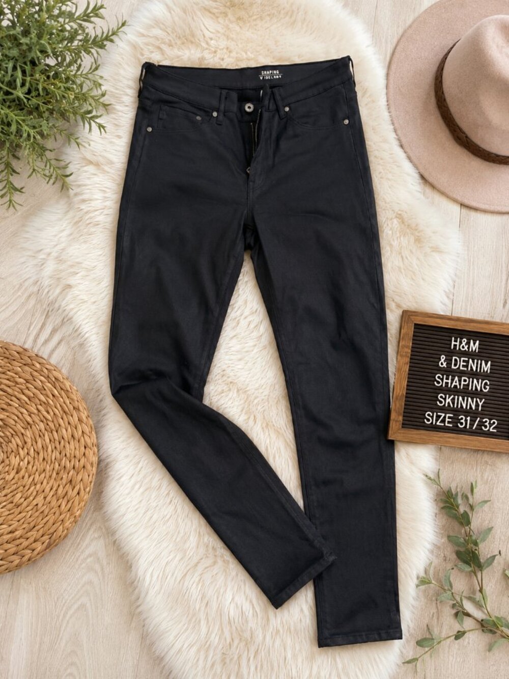 H&M &Denim Shaping Skinny Black Jeans Size 31/32